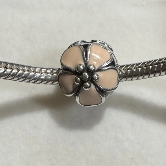 Pandora Hibiscus Clip Charm - Picture 2 of 6